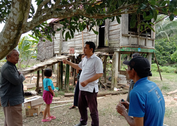 Kado Istimewa dari Bupati untuk Wak Romzi di Momen HUT ke-21 Ogan Ilir, Rumah Dibangun Jadi Lebih Layak