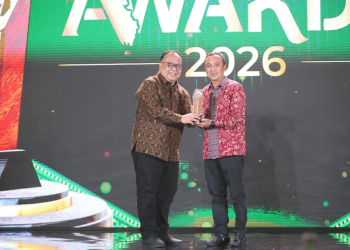 Kapolda Sumsel Irjen Sandi Raih Penghargaan Penjaga Keamanan dan Ketahanan Energi Bumi Sriwijaya