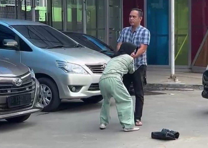 Cerita Istri Aiptu FN saat Belasan Debt Collector Hadang Mobil di Parkiran Mall, Suami Terluka