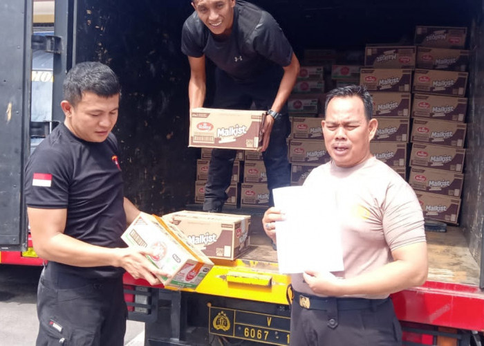 Polda Sumsel Salurkan Ratusan Paket Bantuan Pangan untuk Korban Banjir di Muratara