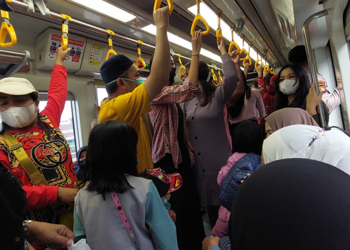 Libur Tahun Baru, Penumpang LRT Palembang Membludak