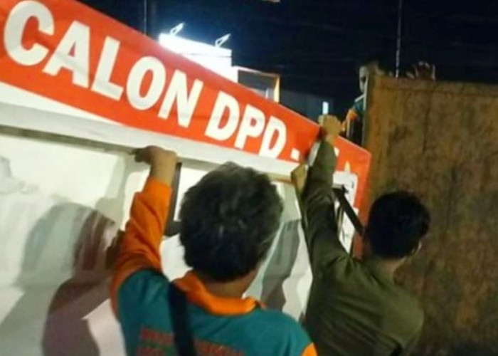 Masa Tenang, Bawaslu Palembang Mulai Tertibkan APK di Tiga Zona, Ditargetkan H-1 Pemilu Selesai