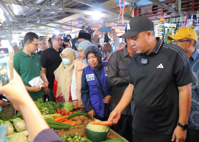 Jelang Ramadan 1446 Hijriah, Sekda Palembang Tinjau Harga Sembako di Pasar Padang Selasa