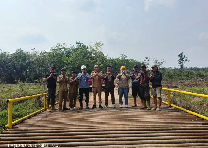 Medco E&P Bantu Bangun Jembatan, Warga Babat Supat Tak Lagi Lewati Batang Kelapa