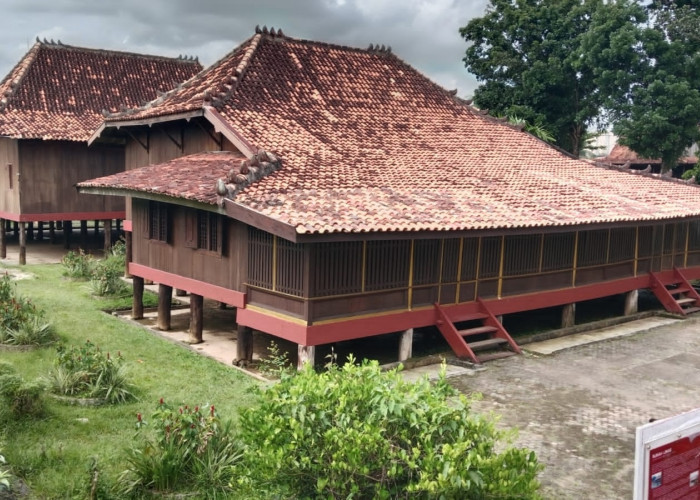Museum Balaputera Dewa, Menyimpan 8.800 Benda Bersejarah dan Rumah Adat Palembang