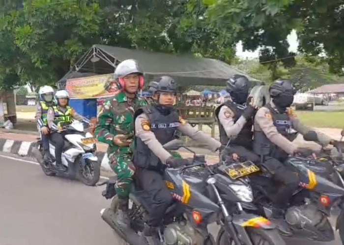 Personel Gabungan Polres OKI dan Kodim OKI Laksanakan Patroli Skala Besar di Kayuagung
