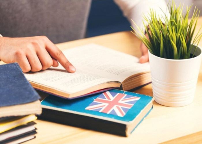 Tertarik Masuk Jurusan Sastra Inggris? Ini Hal-hal yang Dipelajari yang Calon Mahasiswa Wajib Tahu 