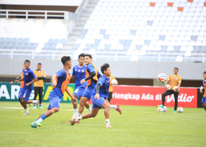 Coach Nil Isyaratkan Evaluasi Pemain Jelang Bursa Transfer, Realistis Capai Target 