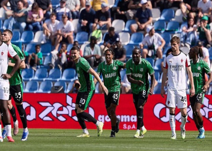 Tuntaskan Laga dengan 10 Pemain, Milan Kalah 0-2 di Kandang Sassuolo