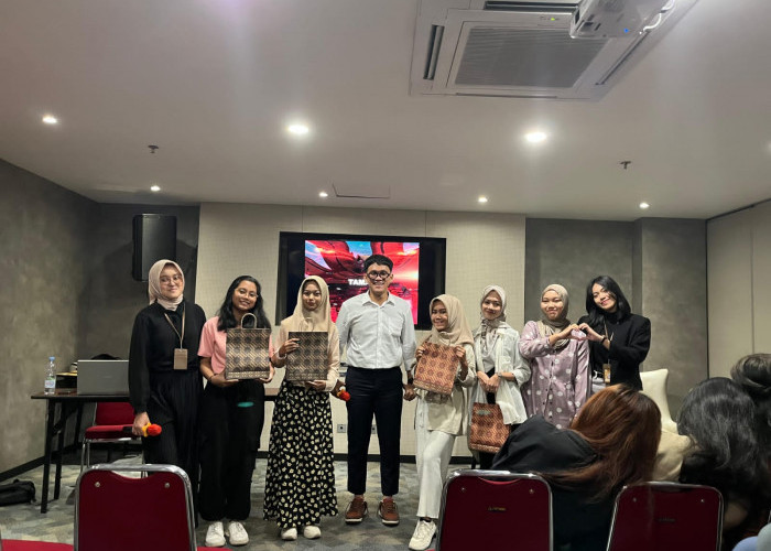 Prodi Ilmu Komunikasi Universitas Bina Darma Kembali Adakan Workshop Publik Speaking 'Zoomer Speak'