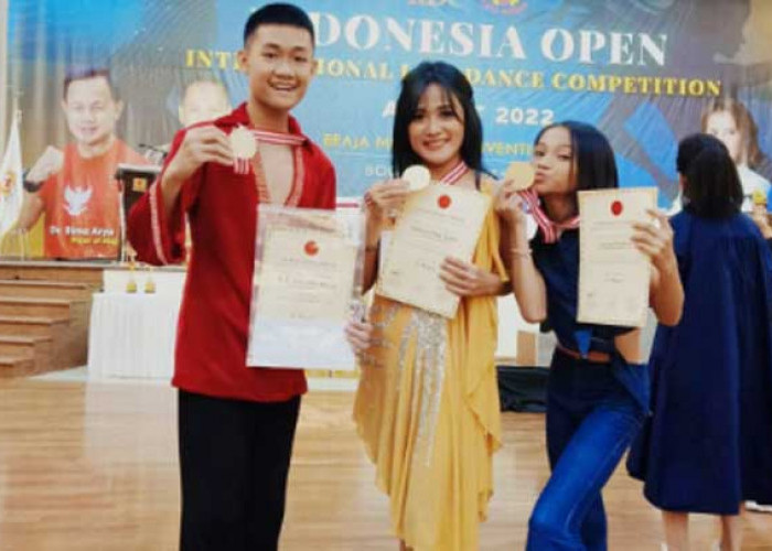 3 Line Dancer Sumsel Jawara Internasional