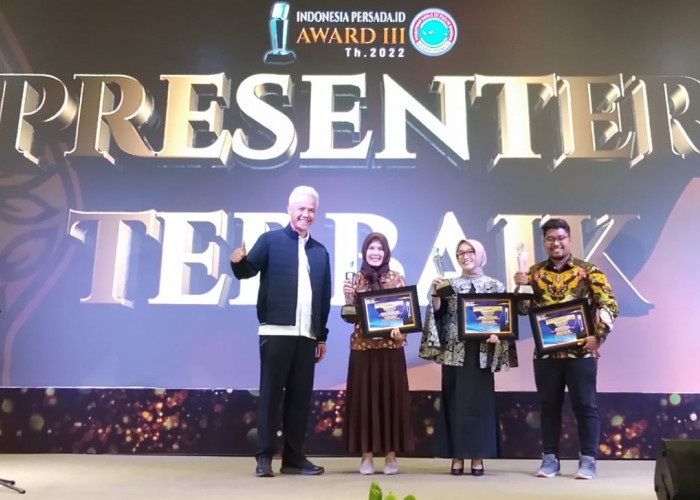 Elisa Anwiana Penyiar RGR Muba Raih Terbaik 1 Kategori Presenter Anugerah Persada.id