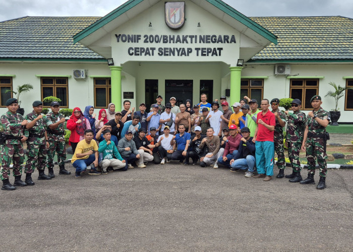 Perumda Pasar Palembang Jaya Tingkatkan Kekompakan Tim Lewat Latihan di Batalyon Raider Yonif 200