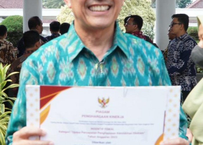 Pemkot Palembang Raih Penghargaan dan Insentif Fiskal dari Wapres, Sukses Turunkan Angka Kemiskinan Ekstrem