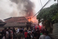 Kebakaran di Lorong Sabar Palembang, Belasan Rumah Diduga Hangus, Water Cannon Dikerahkan