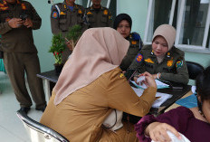 Saat Jam Kerja Berseragam Lengkap 5 ASN Keluyuran di Pasar Inpres, Langsung Dapat Pembinaan di Tempat 