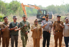 Siapkan 5 Ekskavator, Dorong Warga Buka Lahan Tanpa Membakar