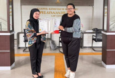 Kanwil Kemenkum Babel Serahkan 9 Sertifikat Apostille untuk Studi ke Romania