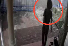 Pelaku Curanmor di Palembang Mengendap-endap Buka Pagar Gasak Motor Guru Les 