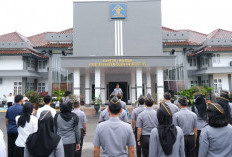 Kanwil Kemenkum Babel Rayakan IKPA 100 Semester I 2025 Saat Apel Pagi Penuh Semangat dan Apresiasi