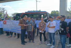 Puluhan Massa Datangi Kejati Sumsel Sampaikan Dugaan Korupsi Desa Bukit Batu OKI