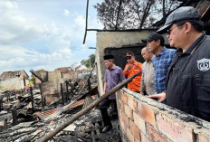 Wakil Bupati Ogan Ilir Tinjau Langsung dan Salurkan Bantuan Korban Kebakaran di Desa Ibul Besar 3