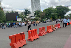 Simpang 5 Ditutup Sementara, Ribuan Mahasiswa Mulai Padati DPRD Sumsel
