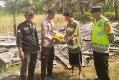 Rumahnya Ludes Terbakar, Rusdi Terharu dan Ucapkan Terima Kasih atas Kepedulian Polsek Pemulutan Ogan Ilir