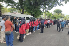 Ratusan Simpatisan Padati PN Palembang, Iringi Sidang Perdana Kasus Korupsi Lahan Tol Menjerat Kms HA Halim