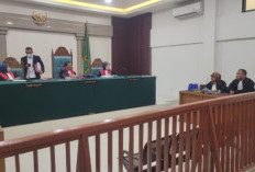 Empat Terdakwa Kasus Aktivasi IMEI iPhone Ilegal Tak Dihadirkan, Sidang di PN Palembang Ditunda
