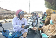 Kabut Asap Tebal, Masker Dibagikan Dinkes OKI ke Masyarakat
