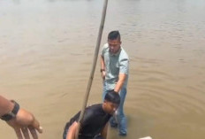 Mahasiswa Curi Uang Rp80 Juta Milik IRT Modus Pinjamkan ATM Diringkus Jatanras Polda Sumsel, Lompat ke Sungai 