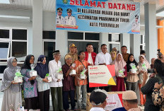 AZKO Terangi 250 Rumah Warga Lewat Berbagi Cahaya di Muara Dua Barat, Prabumulih