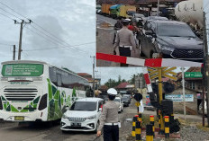 Nekat Terobos Antrian Perlintasan Kereta Api Simpang Belimbing, Mobil Innova Profit ‘Dipukul Mundur’