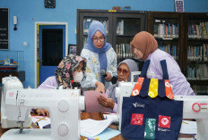 Pusri Wujudkan Ekonomi Sirkular, Melalui Pelatihan Menjahit Kampung Sehati Palembang