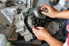 Tips Aman Membersihkan Mesin Motor Matic dengan Cairan Khusus
