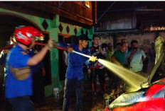 Mobil dalam Garasi Terbakar, Warga Desa Penyandingan Kecamatan Teluk Gelam OKI Panik