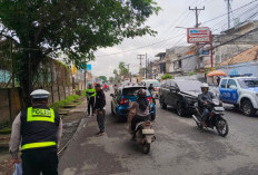 Pemotor Tabrak Buntut Truk Kontainer Parkir di Jalan M Isa Palembang, Begini Nasib Korban?