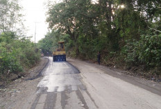 Jalan Rusak di Sepanjang Meranjat-Tanjung Batu Ogan Ilir Kini Mulus di Aspal, Warga Semringah