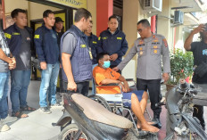 Pelaku Curanmor Dorong Motor Kesiangan Babak Belur Diamuk Massa di Jalan Sentosa SU 2 Palembang 