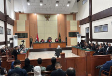 Eksepsi dr Tifa Dikabulkan Hakim, Surat Dakwaan Jaksa Batal Demi Hukum 