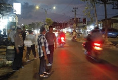 Niat Pindah Jalur, Motor Remaja Putri Bonceng 3 di Palembang Diserempet Truk, 1 Tewas