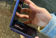 Suka Pakai HP Lipat Harus Siap Tanggung Resiko, Jika Muncul Efek Garisan Jangan Buru-buru Ganti LCD