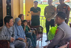 Satlantas Polres Ogan Ilir Sambangi Keluarga Korban Laka di Tol Palindra, Berikan Pendampingan Psikologi
