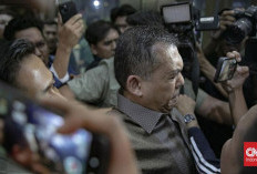 Dikawal Beberapa Pengawal, Silmy Karim Menyerahkan Diri ke KPK