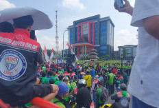 Ribuan Driver Online Gelar Aksi Damai di Mapolda Sumsel Buntut Ojol Tewas Dilindas Barracuda Brimob 