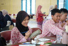 Meriahkan Hadiknas 2025, PTBA Gelar Ukir Cita Bersama Siswa SLB Palembang Lewat Seni