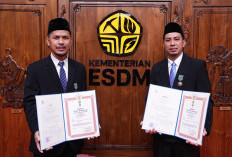 Tiga Insan PTBA Raih Satyalancana Wira Karya