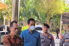 Tiba di Gedung KPK, Bupati Muara Enim Memakai Masker