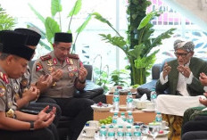 Kapolri Suyudi Ario Seto Silaturahmi dengan Rais Aam PBNU KH Miftachul Akhyar di Surabaya